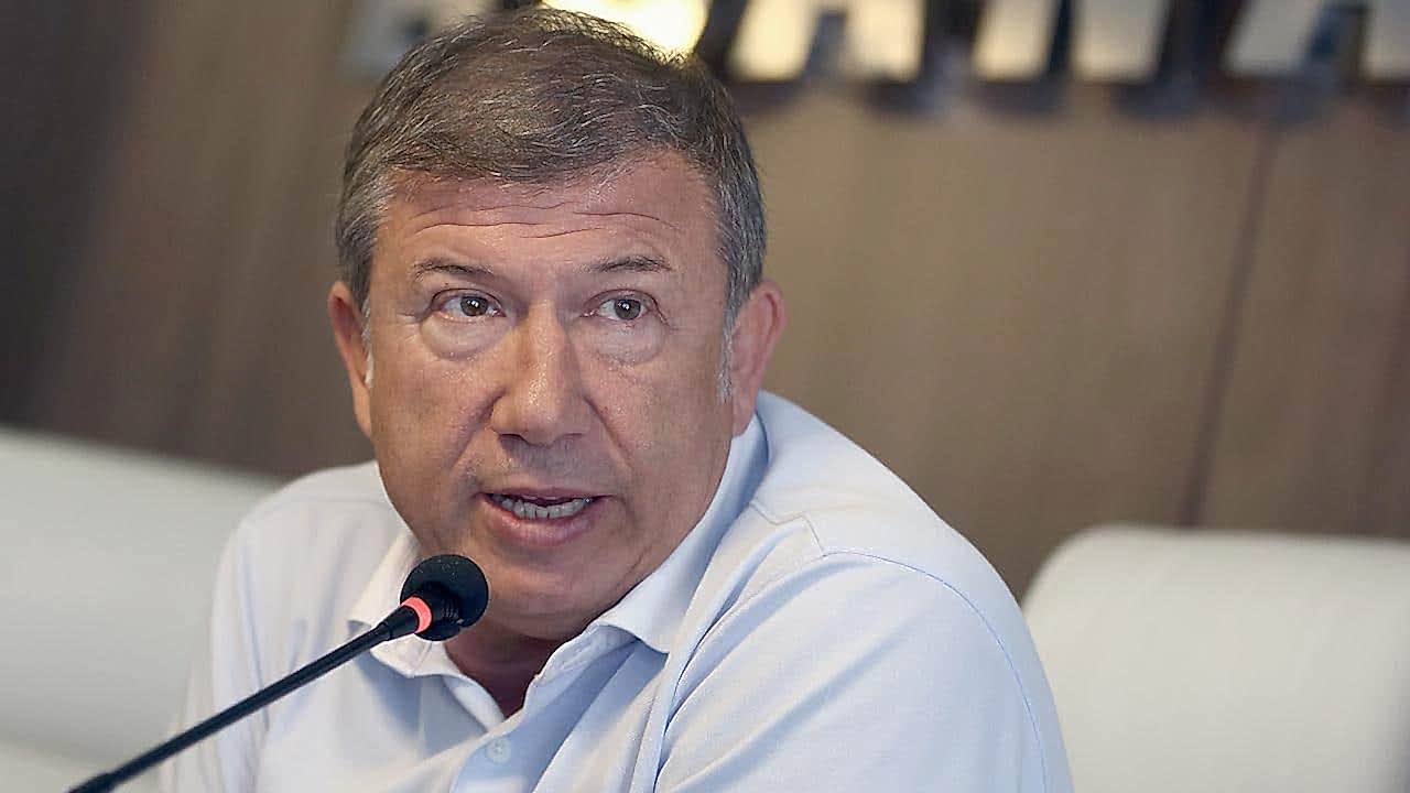 Tanju Çolak